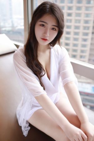 《商务旅游和女老板戴的帽子》