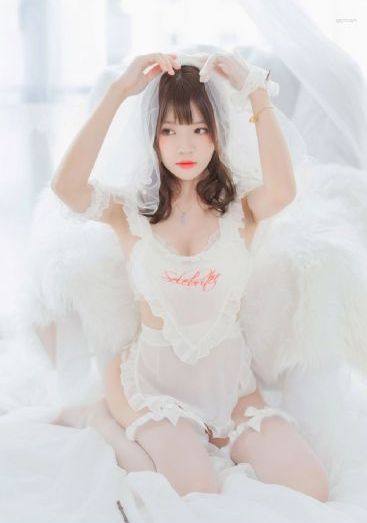 从火光中走来