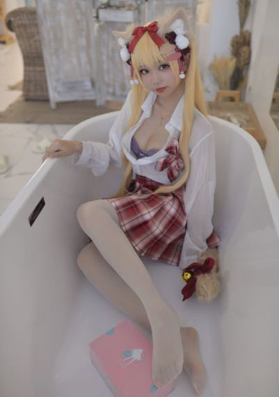 小浪蹄子蜜水噗呲噗呲的视频